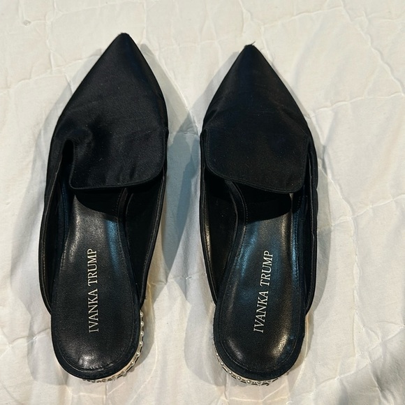 Ivanka Trump Shoes - GUC Ivanka Trump Mules, size 10
